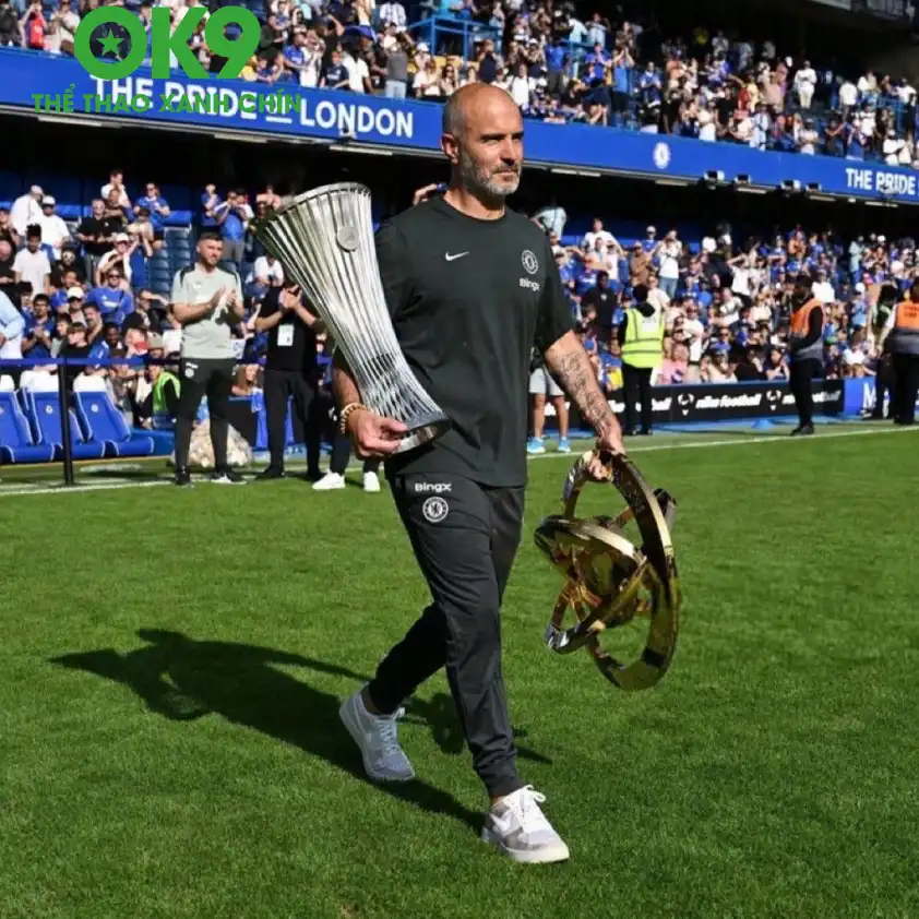 Maresca đã mang về những danh hiệu lớn cho Chelsea - Ảnh: @TouchlineX